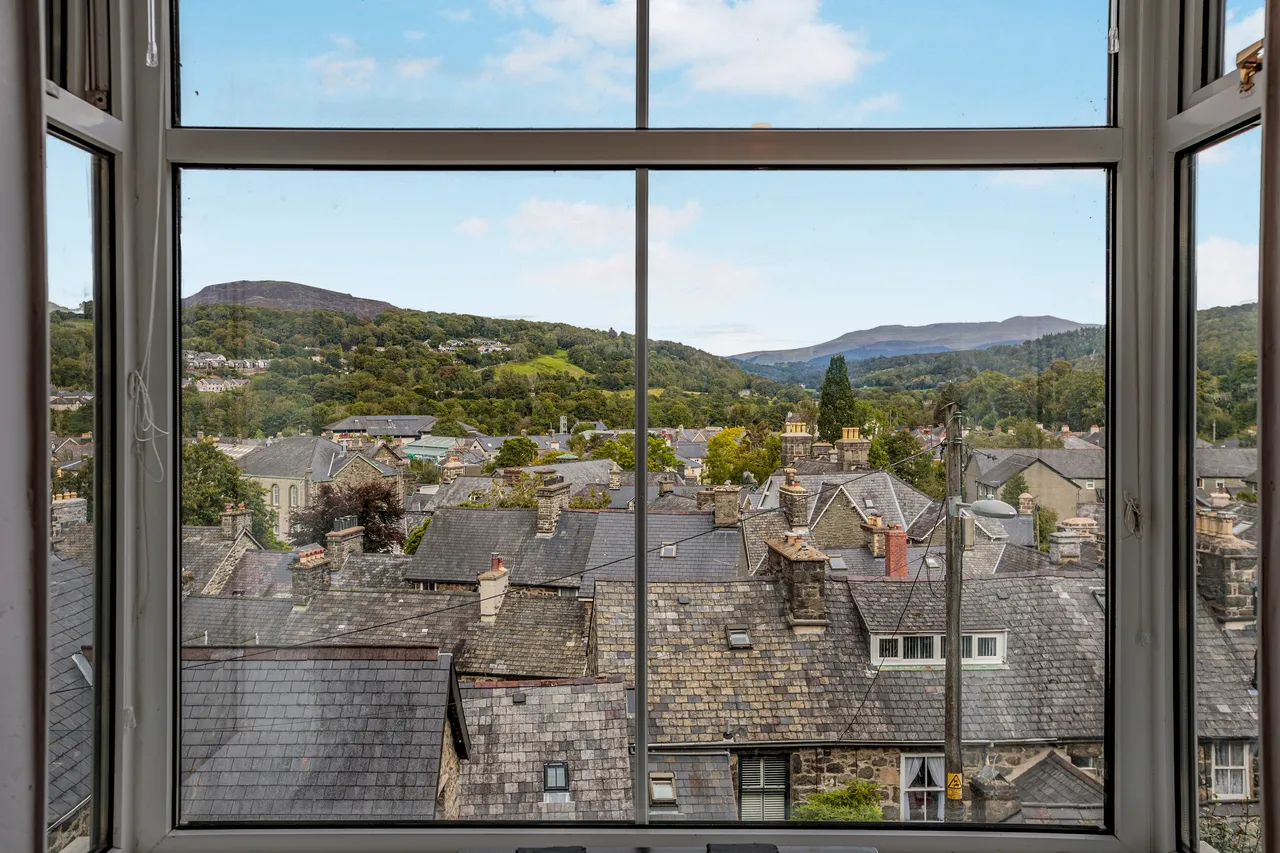 Mount Pleasant Road, Dolgellau, LL40, photo 3