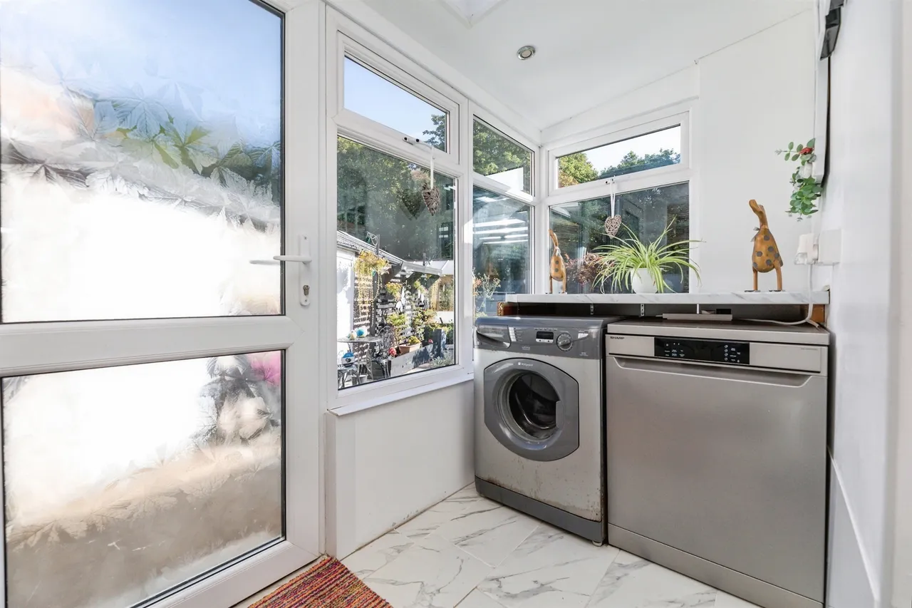 Standon Drive, Sheffield, photo 11