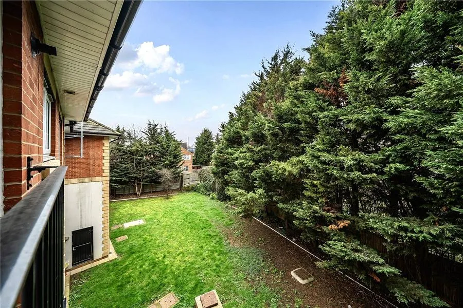Ash Way, Woodford Green, IG8, photo 8