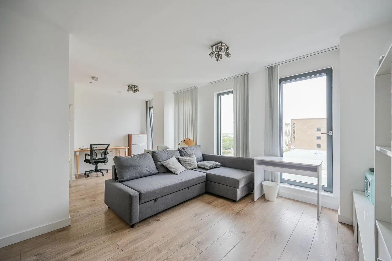 Flat 59, Legacy Tower, 88 Great Eastern Road, London, photo 2