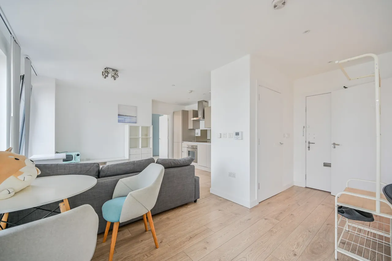 Flat 59, Legacy Tower, 88 Great Eastern Road, London, photo 3