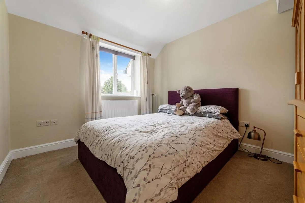 Village Road, Thorpe Egham, TW20, photo 14