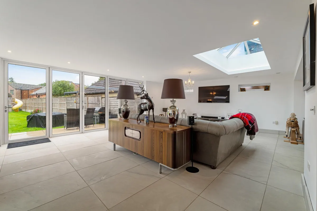 Village Road, Thorpe Egham, TW20, photo 3