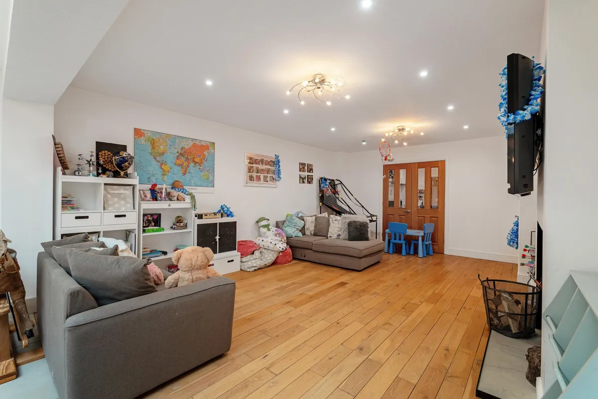 Village Road, Thorpe Egham, TW20, photo 7