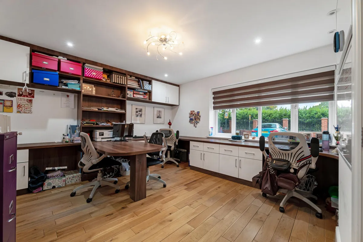 Village Road, Thorpe Egham, TW20, photo 10