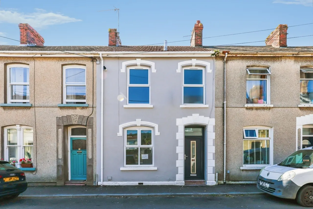 2 bed house for sale, Mansel Street, Burry Port, SA16