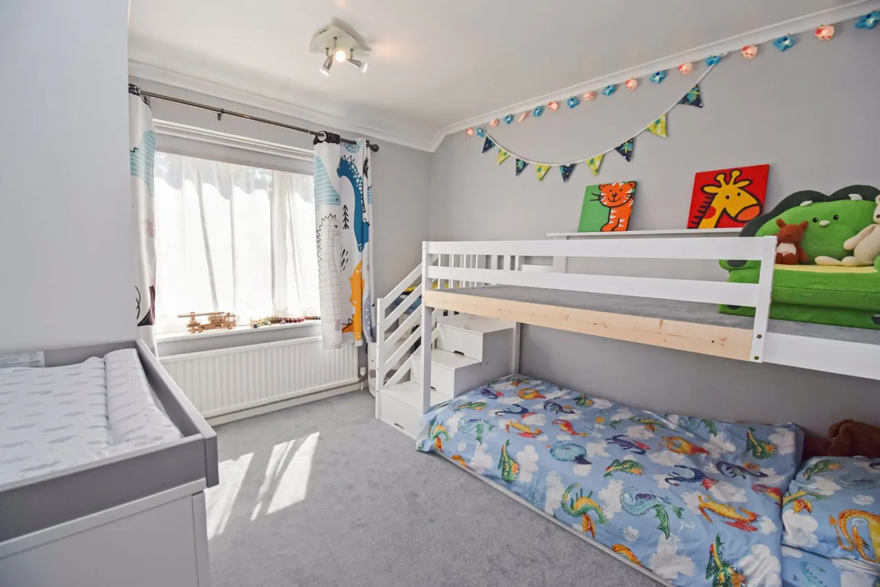 Wyndham Crescent, Burnham, SL1, photo 12