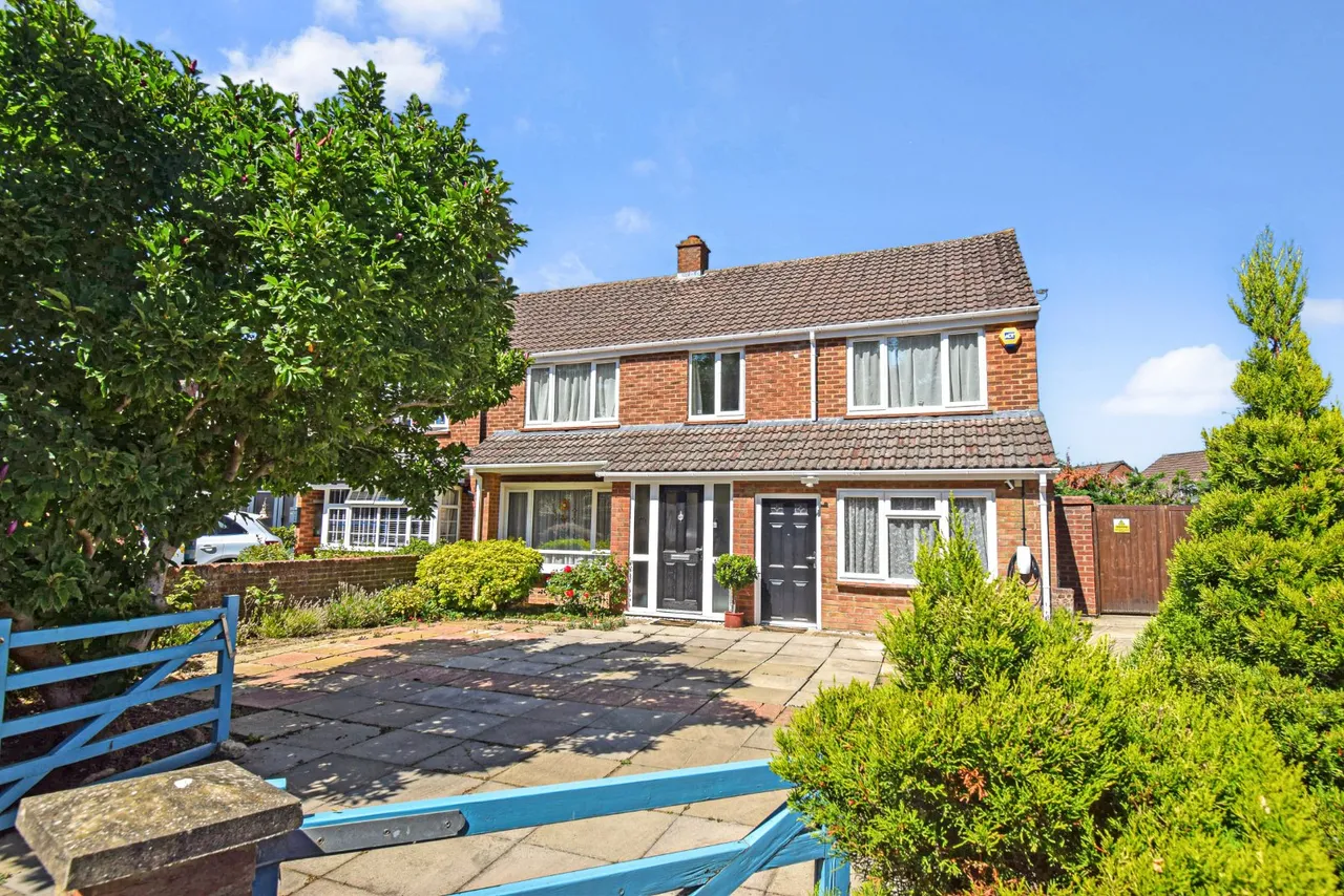 4 bed wyndham crescent, burnham, buckinghamshire,sl1 for sale, Wyndham Crescent, Burnham, SL1