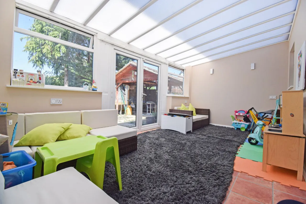 Wyndham Crescent, Burnham, SL1, photo 6