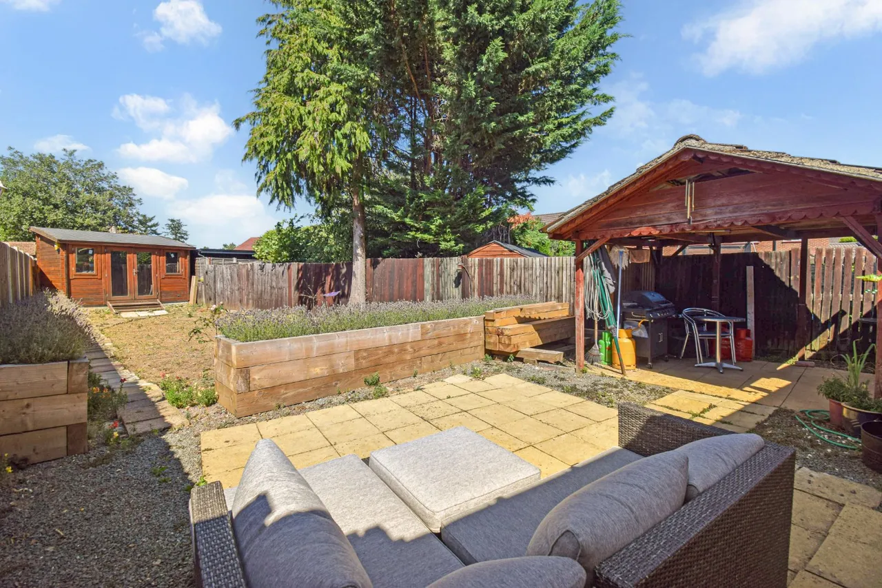 Wyndham Crescent, Burnham, SL1, photo 16