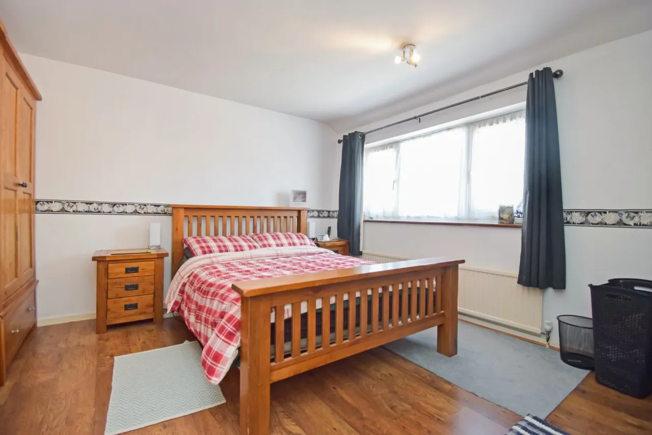 Wyndham Crescent, Burnham, SL1, photo 11