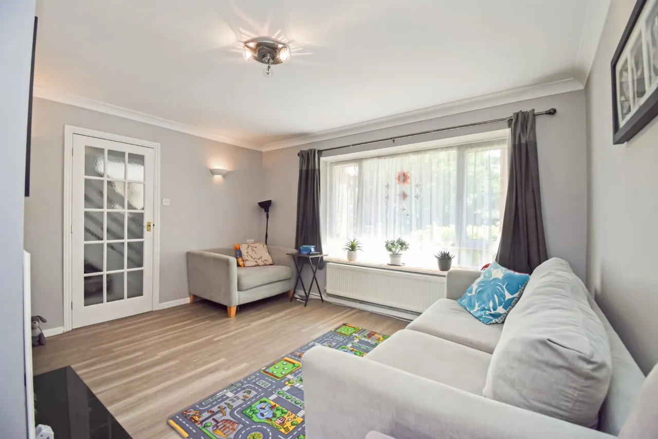 Wyndham Crescent, Burnham, SL1, photo 2