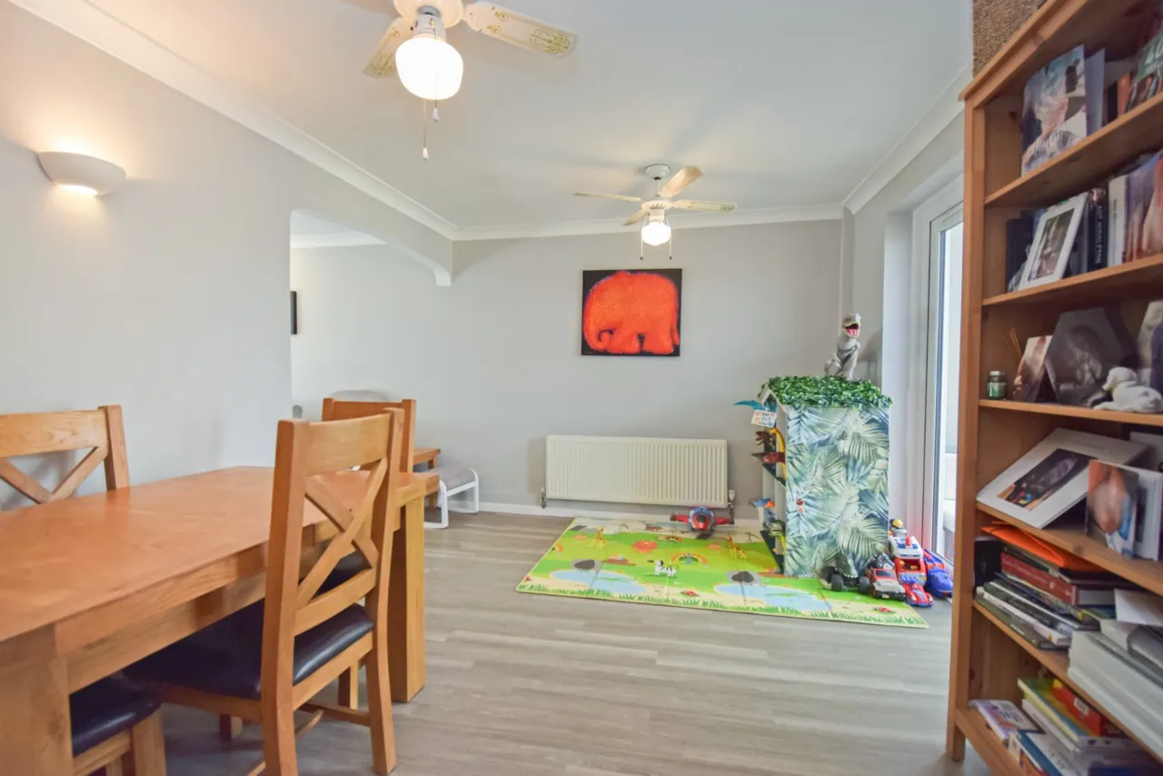 Wyndham Crescent, Burnham, SL1, photo 18