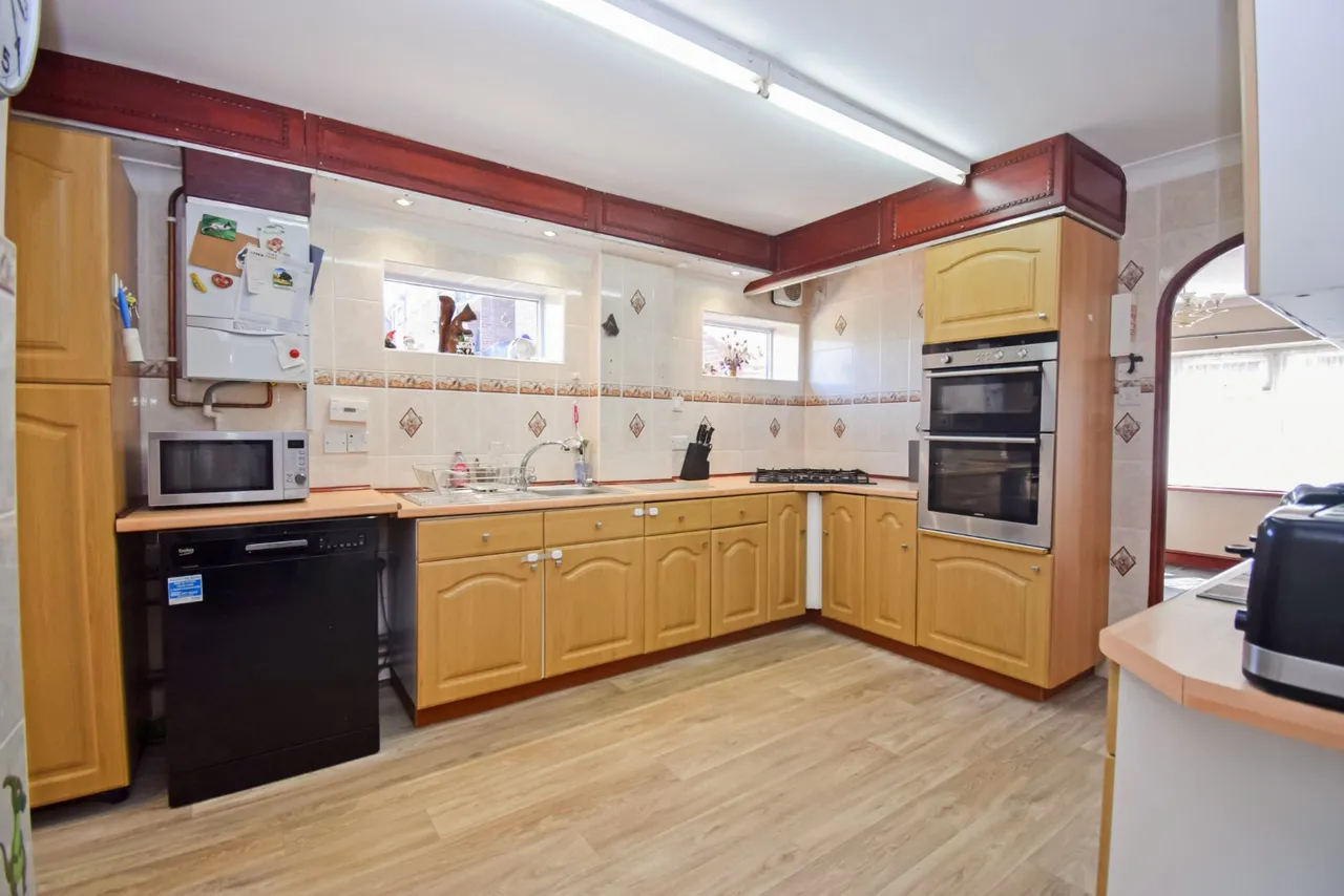 Wyndham Crescent, Burnham, SL1, photo 3