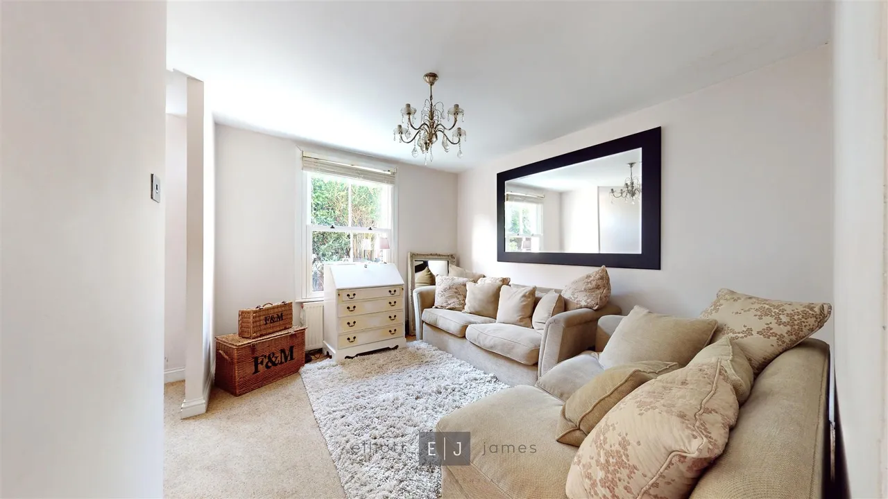 Chapel Terrace, Loughton, photo 6