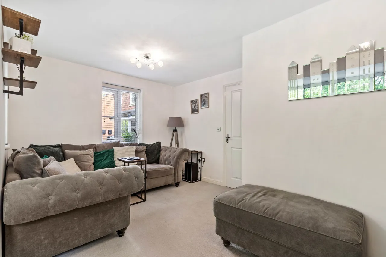 Wedgwood Drive, Warrington, WA4 6GA, photo 4
