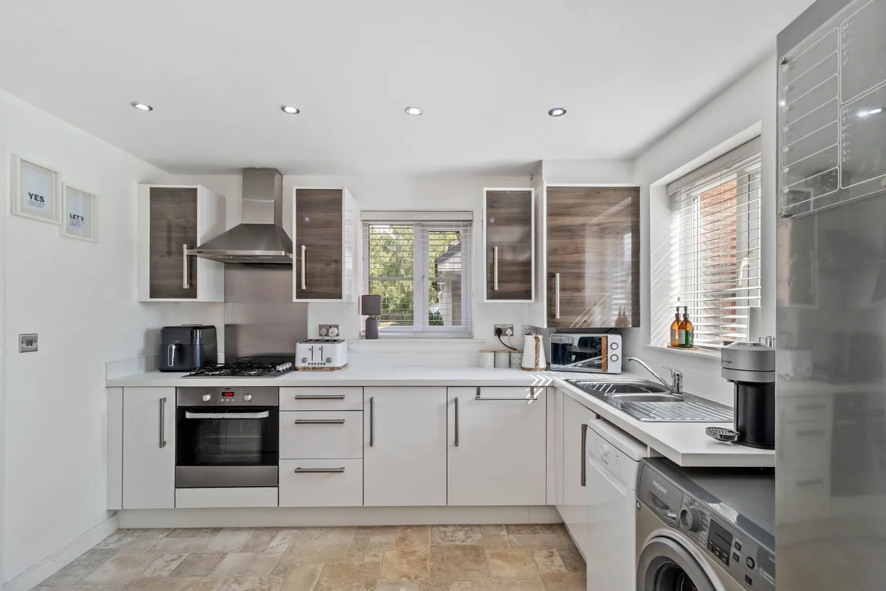 Wedgwood Drive, Warrington, WA4 6GA, photo 5