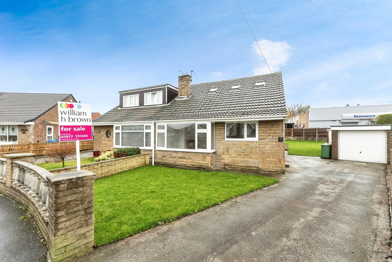 3 bed house for sale — Orchard Drive, Ackworth, Pontefract