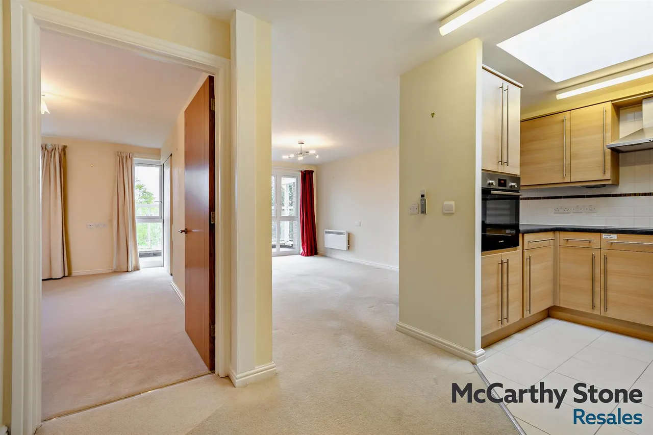 Cowick Street, Exeter, EX4, photo 8