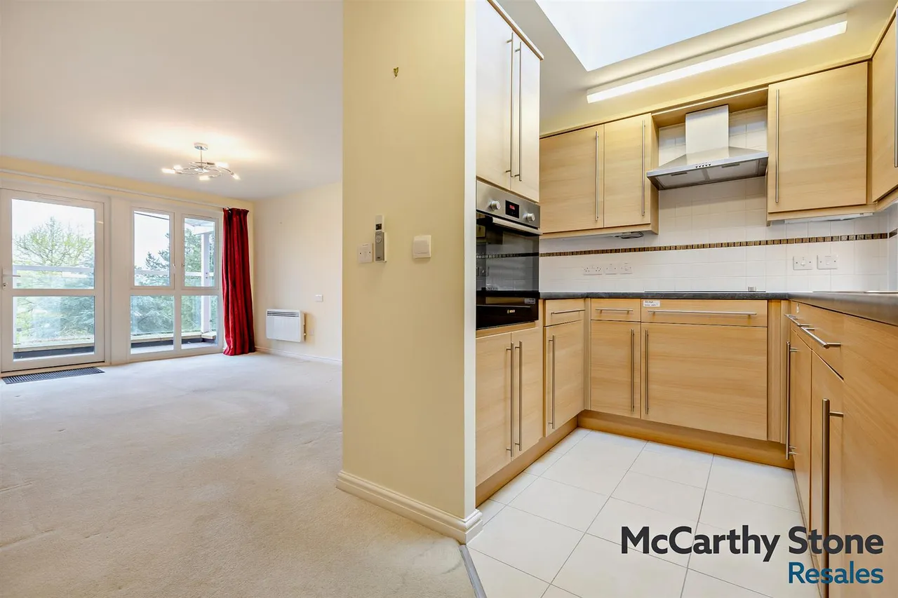 Cowick Street, Exeter, EX4, photo 6
