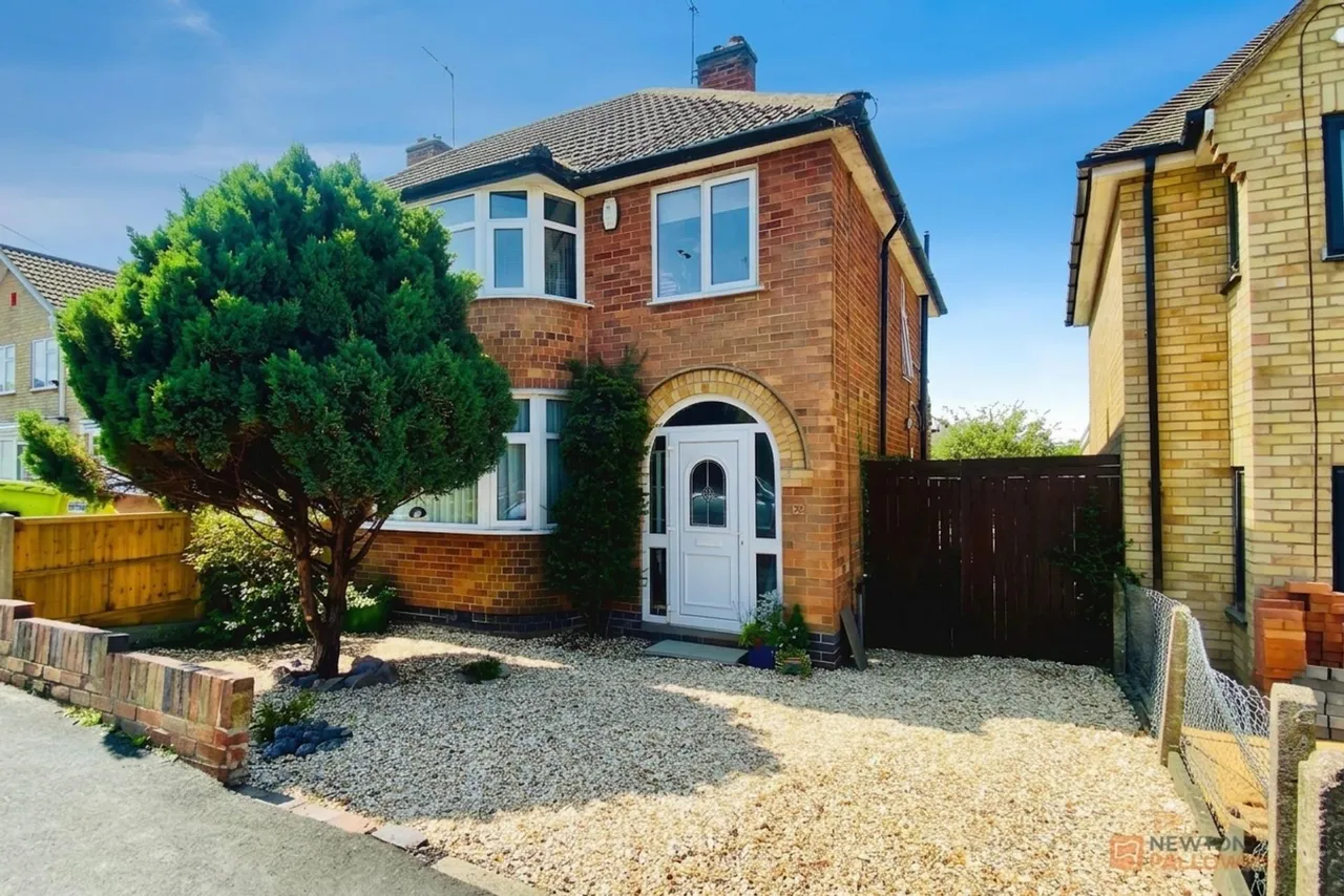 3 bed house for sale, Queensgate Drive, Birstall, LE4