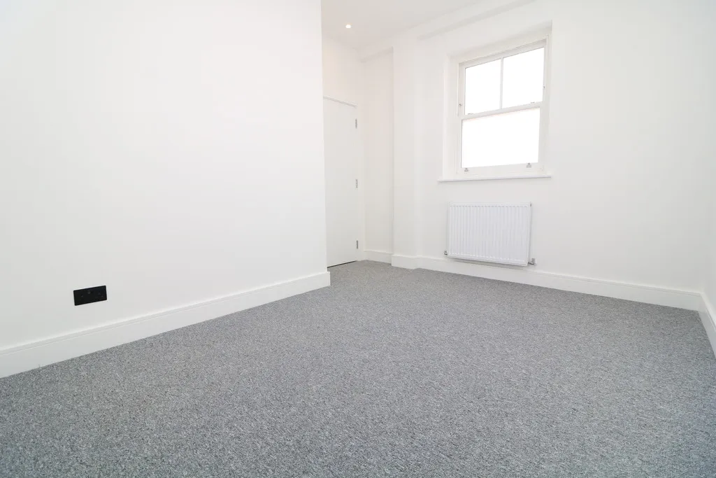 High Street, Dorking, RH4, photo 7