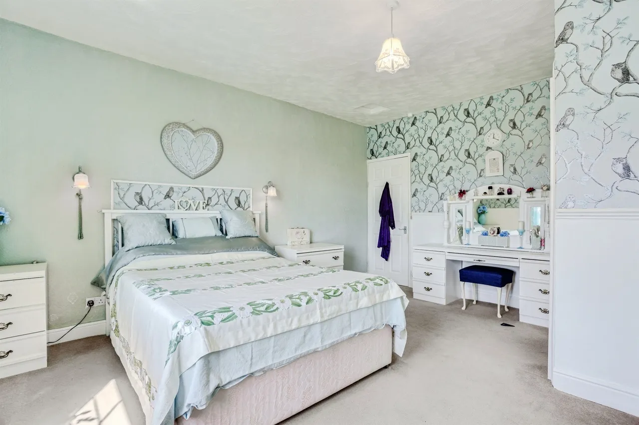 Crownlands Lane, Ossett, photo 8
