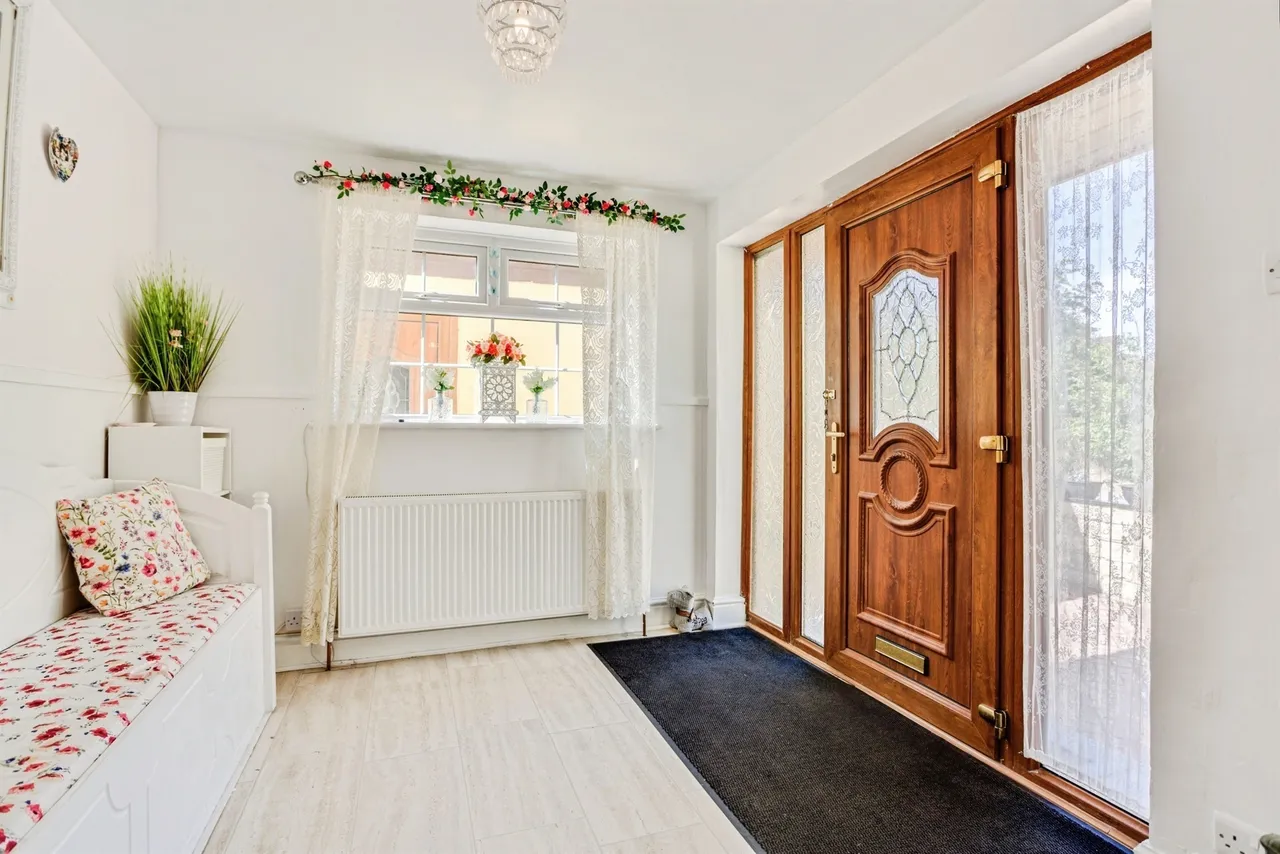 Crownlands Lane, Ossett, photo 7