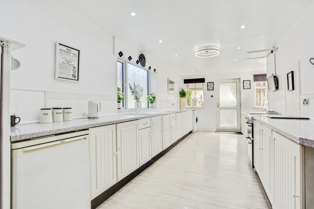 Crownlands Lane, Ossett, photo 6