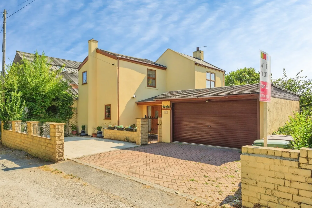 3 bed house for sale — Crownlands Lane, Ossett