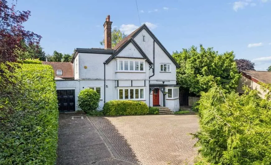4 bed house for sale — Eskdale Avenue, Chesham, Buckinghamshire, HP5 3BD