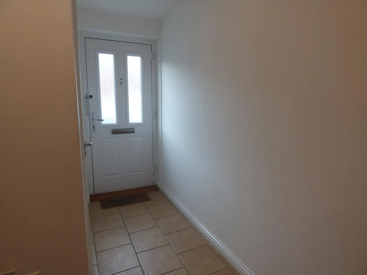 Beeston Court, Laindon, SS15, photo 3