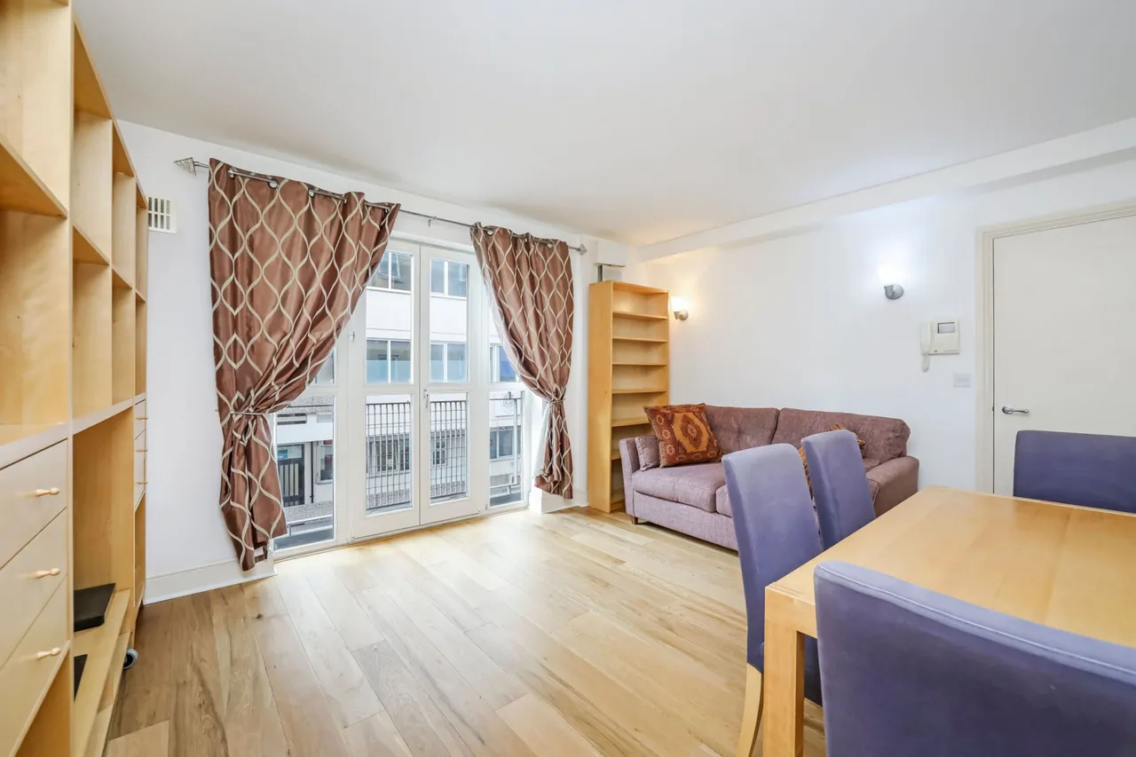 Flat 203 Cornell Building, 1 Coke Street, London, photo 10