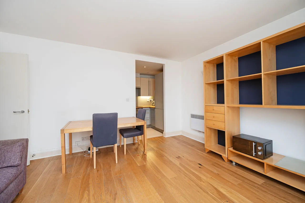 Flat 203 Cornell Building, 1 Coke Street, London, photo 6