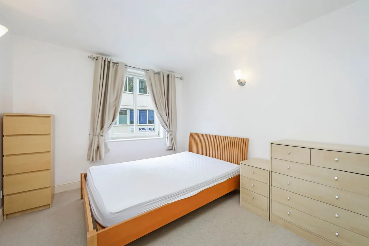 Flat 203 Cornell Building, 1 Coke Street, London, photo 12