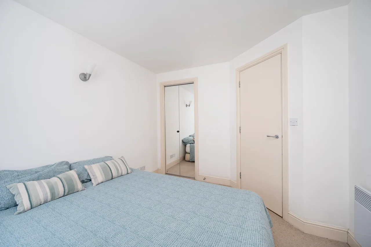 Flat 203 Cornell Building, 1 Coke Street, London, photo 5