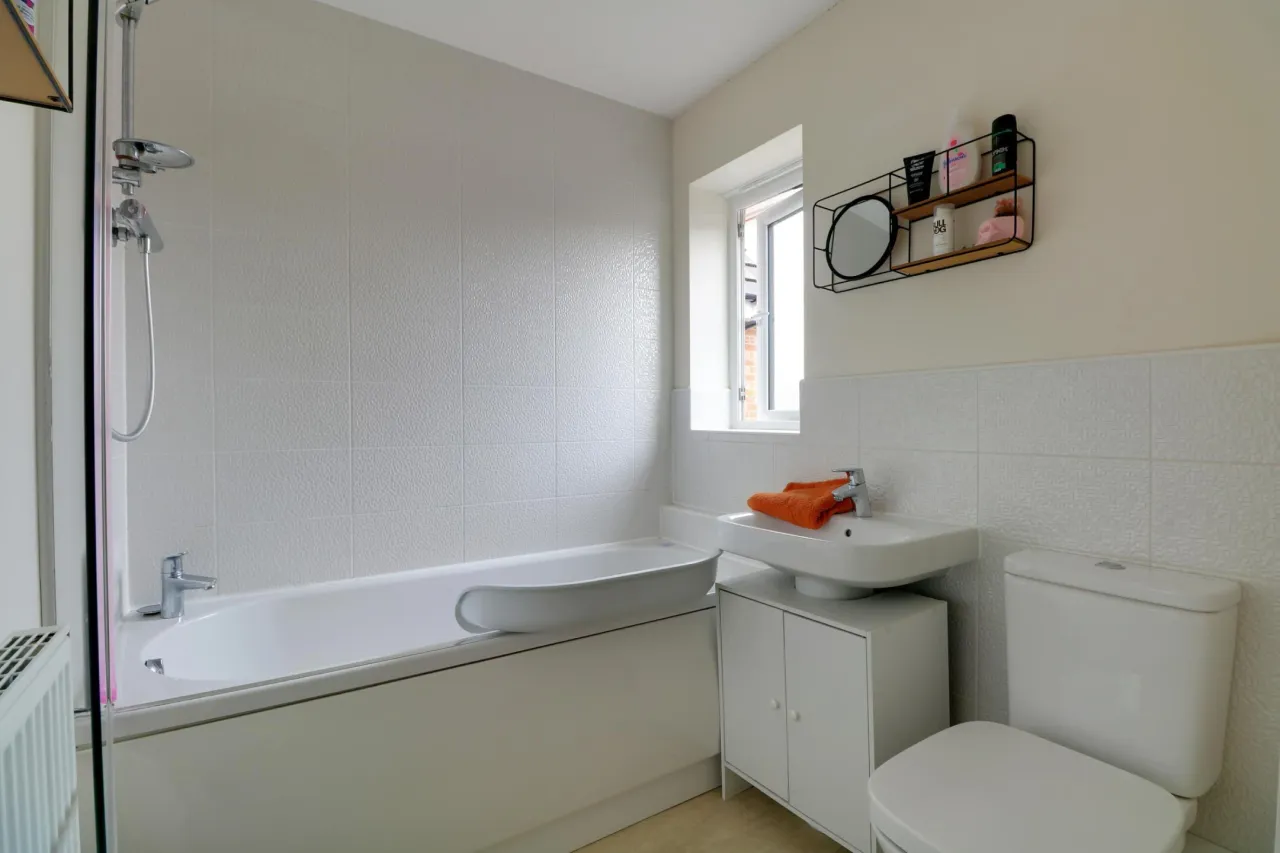 Broomhall Drive, Shavington, photo 13