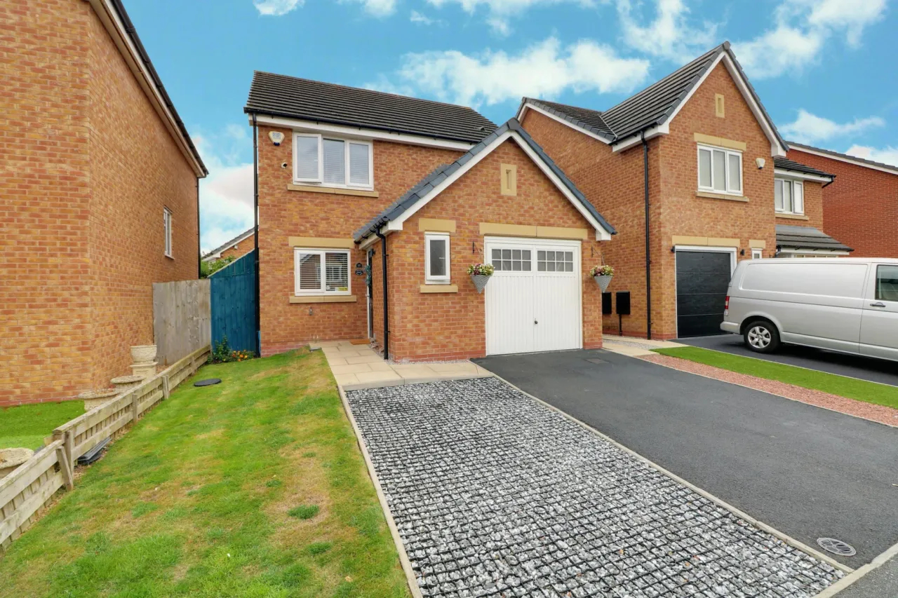 3 bed house for sale, Broomhall Drive, Shavington