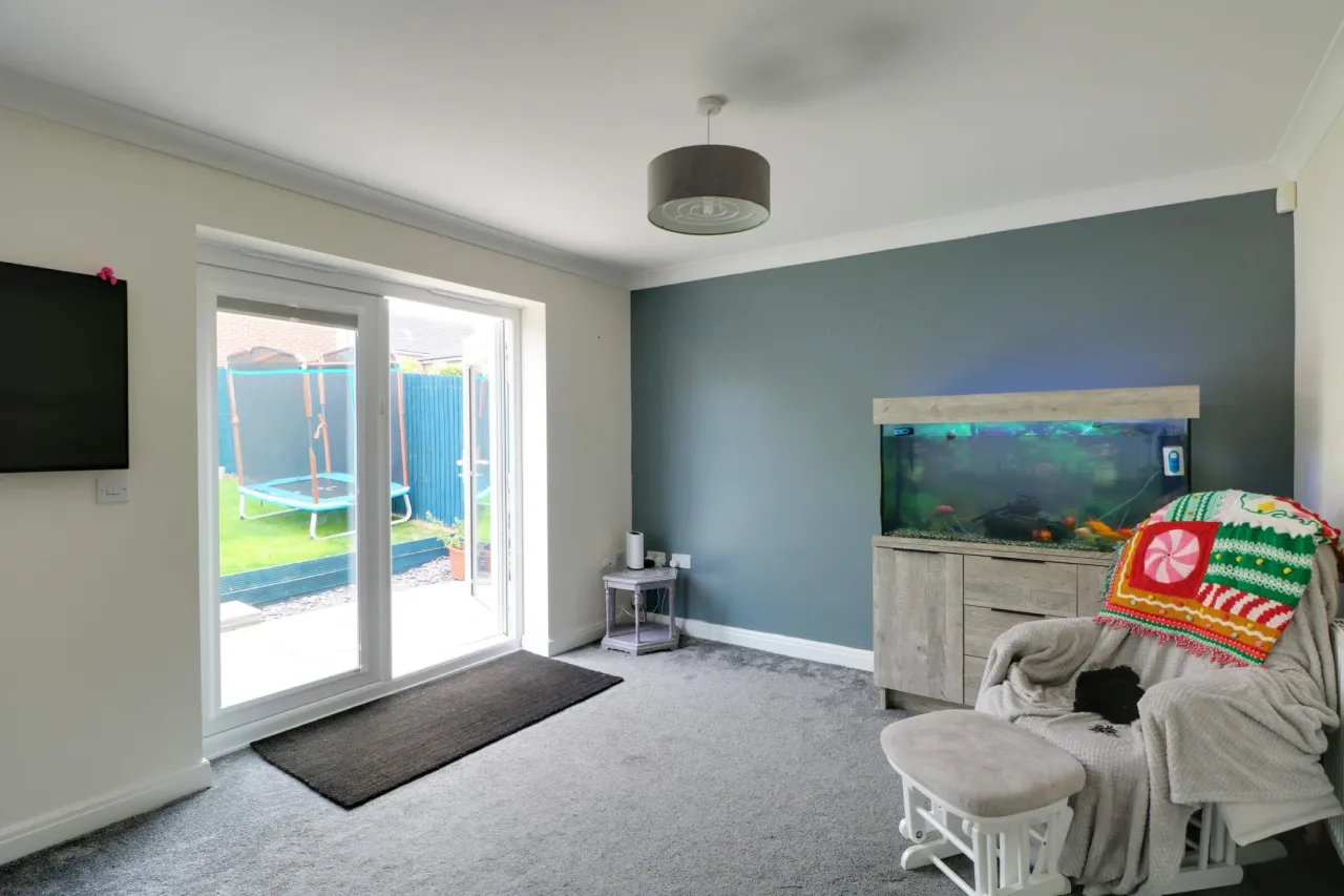 Broomhall Drive, Shavington, photo 2