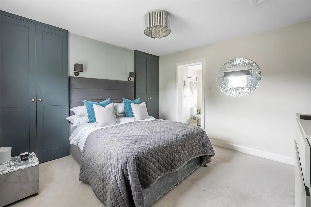 Highlands Road, Leatherhead, KT22, photo 10