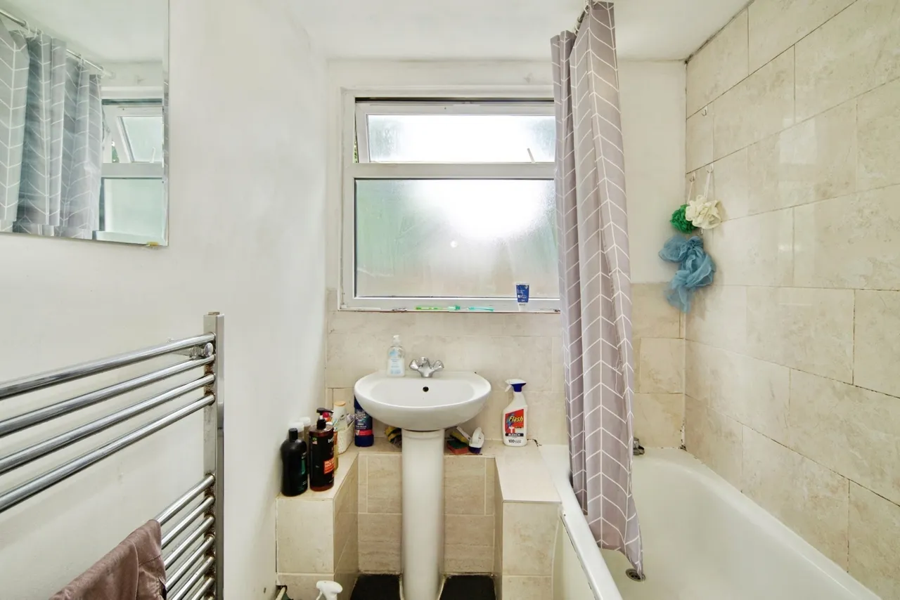 Harrold Road, Dagenham, Essex, RM8, photo 7