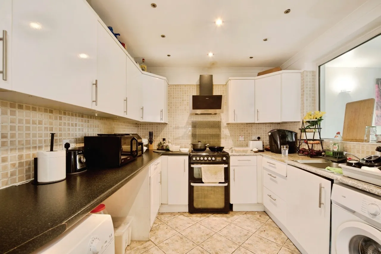 Harrold Road, Dagenham, Essex, RM8, photo 2