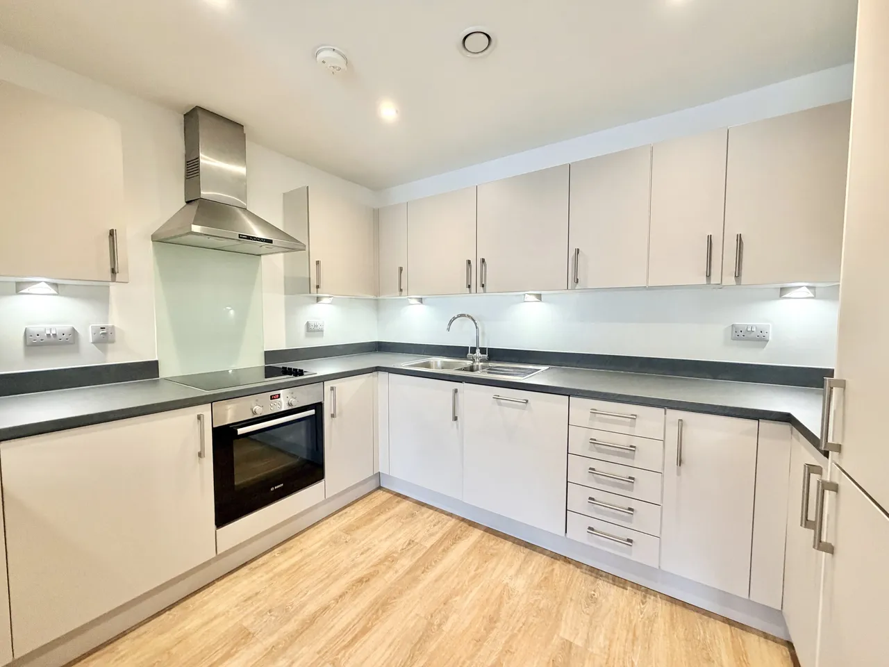 Holmbush Mews, RH12, photo 2