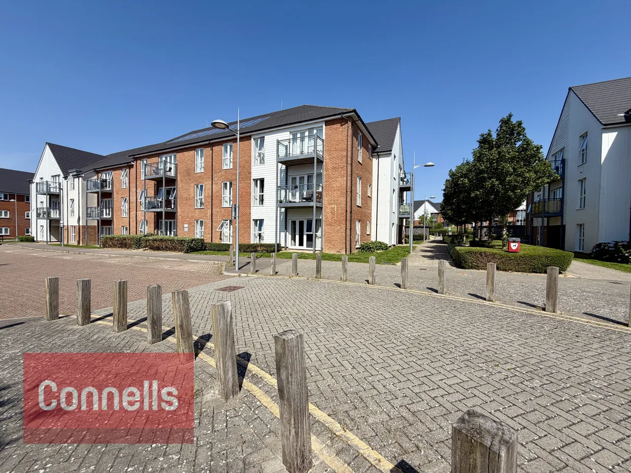 2 bed flat to rent, Holmbush Mews, RH12