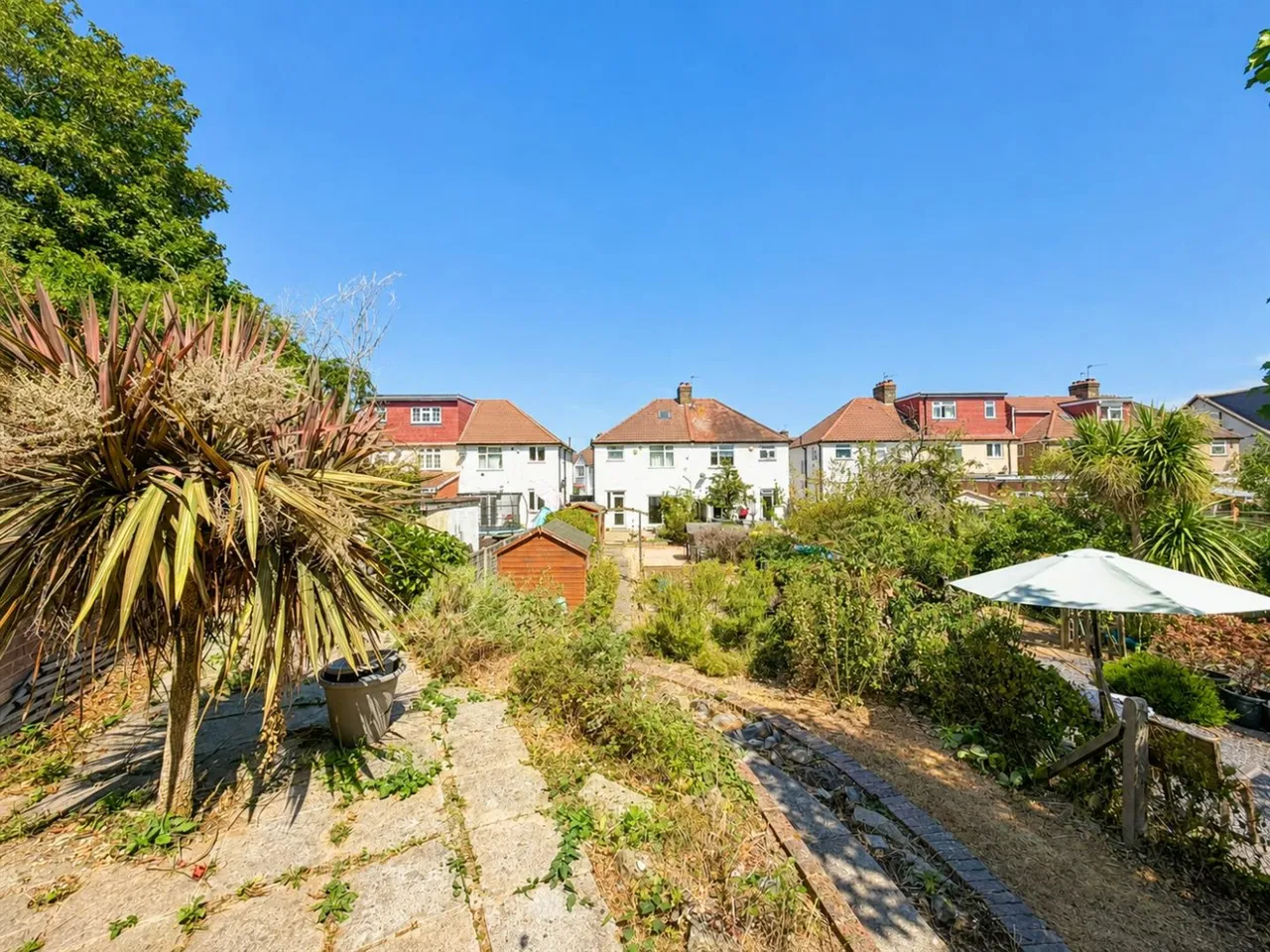Semi-Detached For SaleHogarth Gardens, Heston, TW5, photo 9