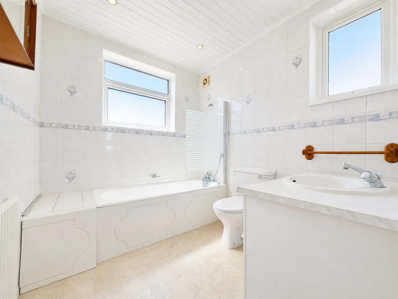 Semi-Detached For SaleHogarth Gardens, Heston, TW5, photo 7