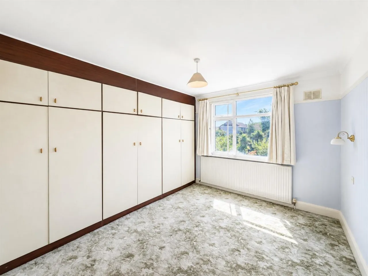 Semi-Detached For SaleHogarth Gardens, Heston, TW5, photo 8