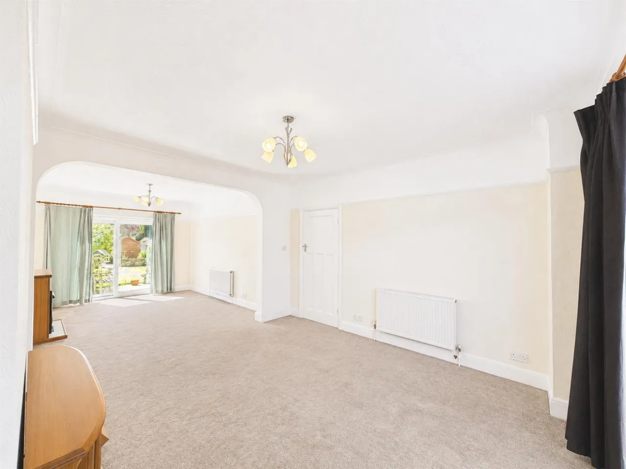 Semi-Detached For SaleHogarth Gardens, Heston, TW5, photo 3