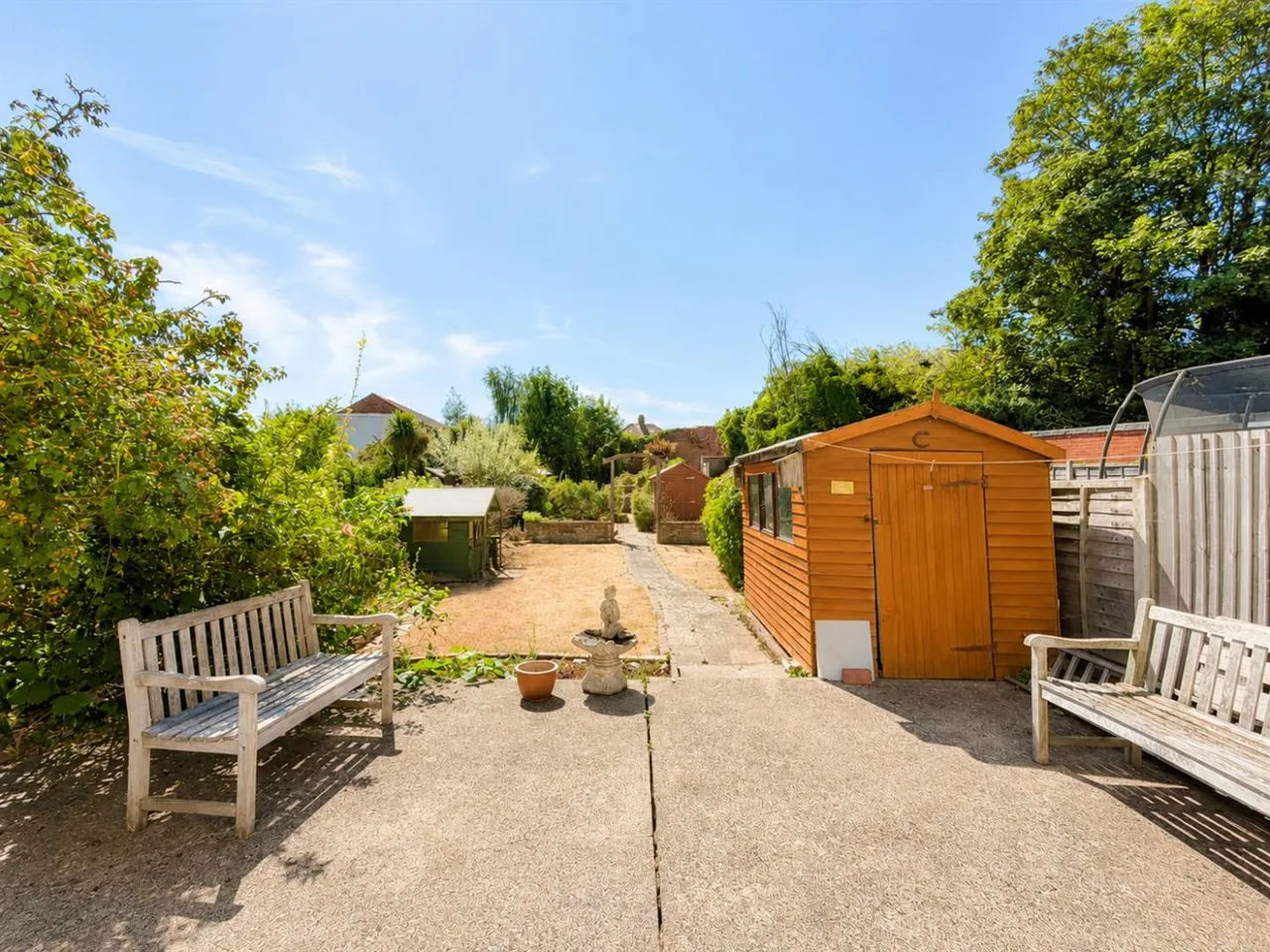 Semi-Detached For SaleHogarth Gardens, Heston, TW5, photo 6