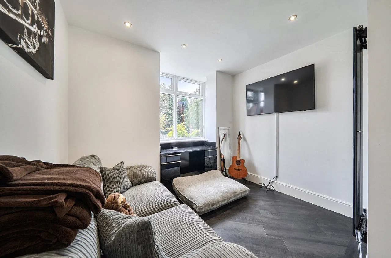 Kings Drive, Middleton, M24, photo 6